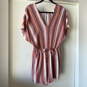 Very flattering Romper!